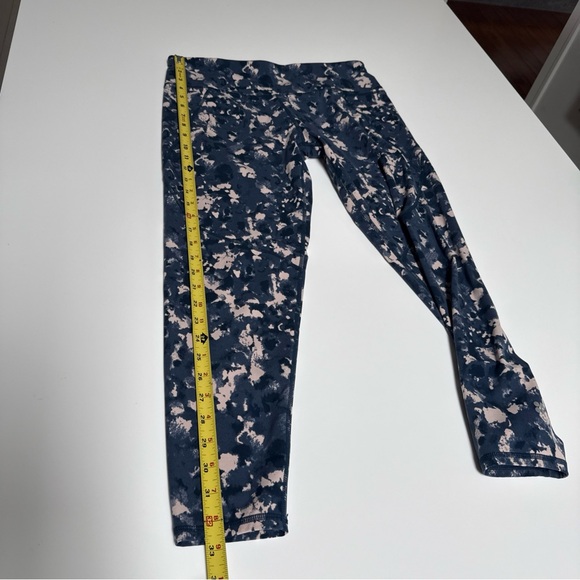 Sweaty Betty Kids Leggings in Navy and Pink Print - Picture 7 of 11